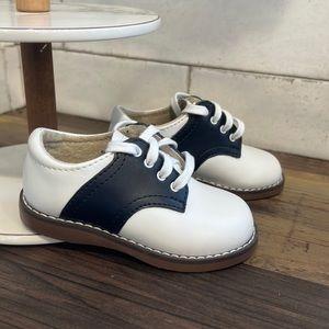 Baby/toddler FootMates Saddle Shoes. Size 5. New without box.